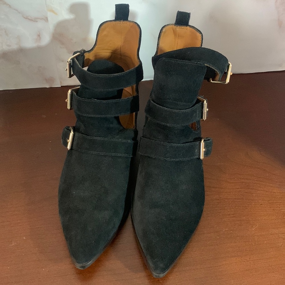 & other stories black suede buckle ankle bootie cut out size 8